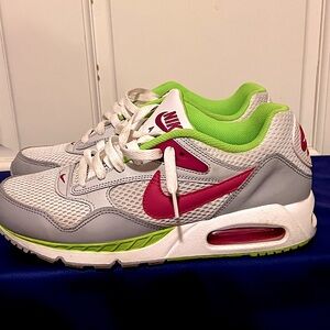 Womens 9.5 Nike Air Max